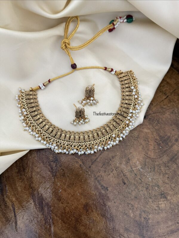 Matte non idol pearls necklace set