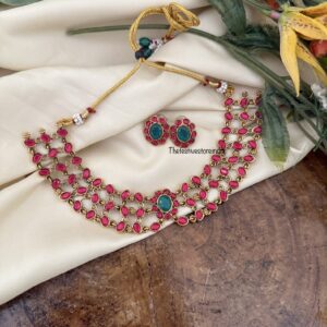 Unique close knit necklace set