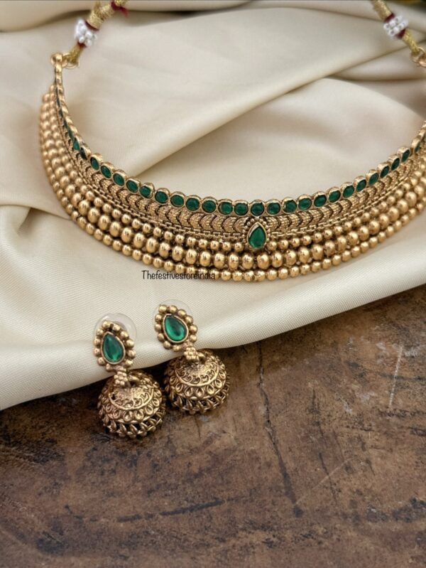 Vajratik set - Green stone