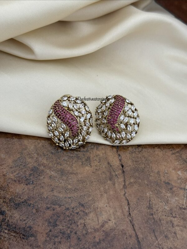 Classic CZ studs - Red