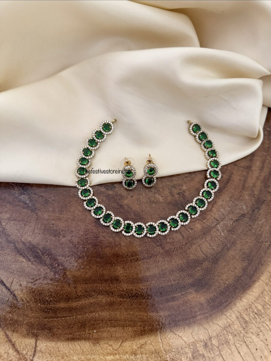 Simple green and white stones necklace set