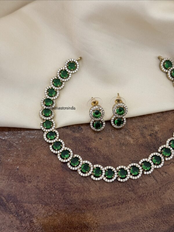 Simple green and white stones necklace set