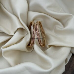 Set of 4 classic Red stone bangles