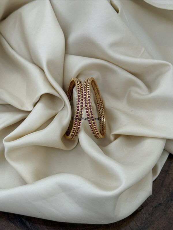 Set of 4 classic Red stone bangles