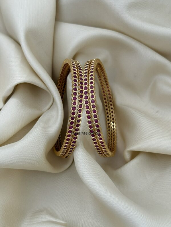 Set of 4 classic Red stone bangles