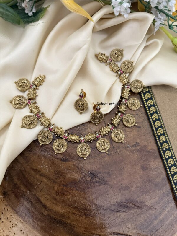 Jadau lakshmi bottu necklace set