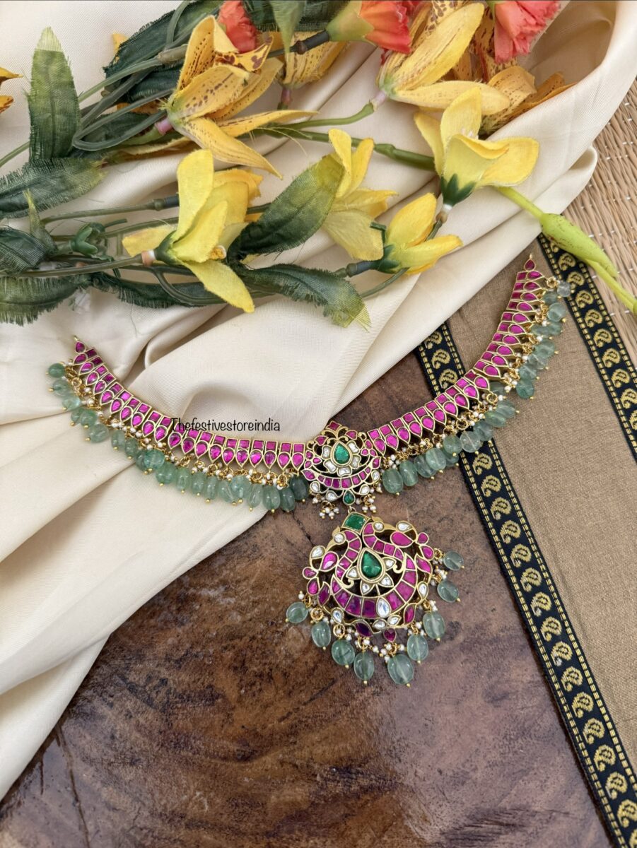 Jadau classic stones pendant necklace
