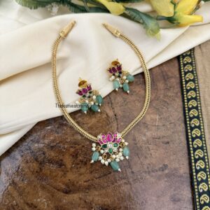 Jadau simple lotus pendant necklace set