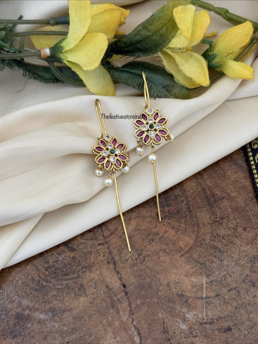 Floral motif stick earcuff | Contemporary