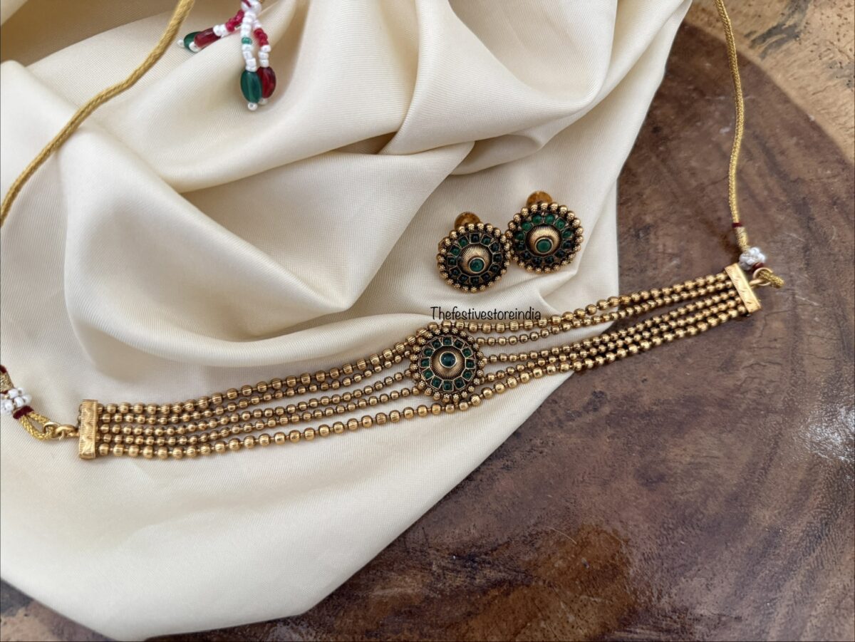 Layers green pendant choker set
