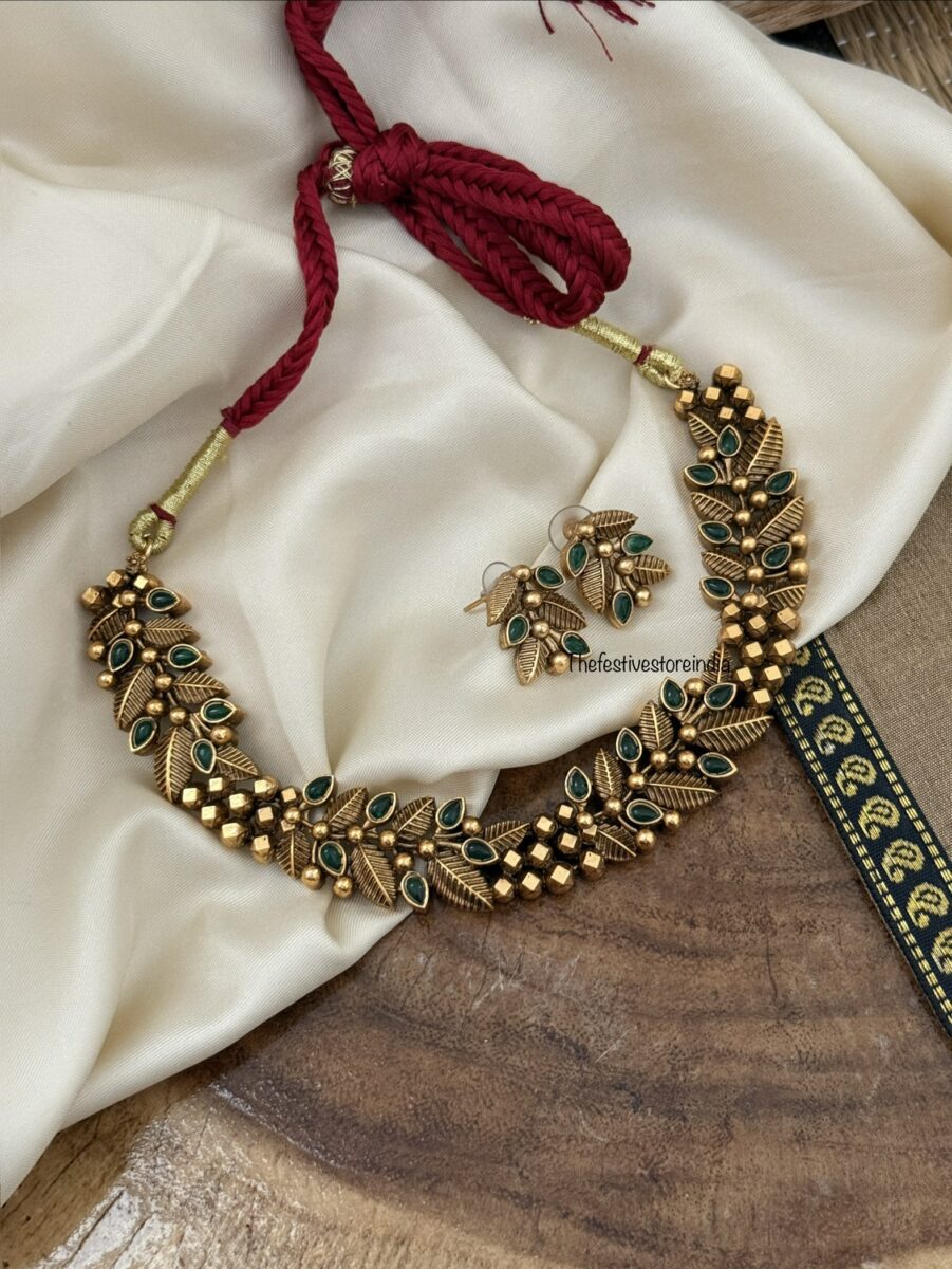 Green stone leafy necklace set