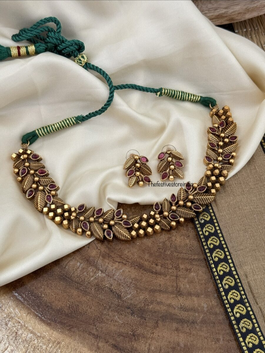 Red stone leafy necklace set