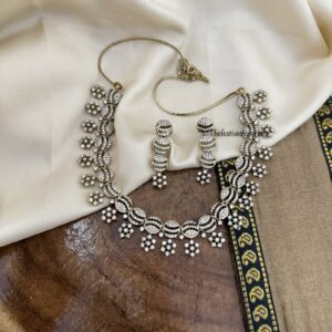 Diamond bottu necklace set