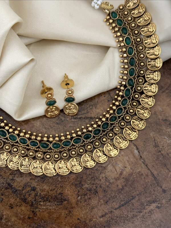 Classic kaasu green stone necklace set