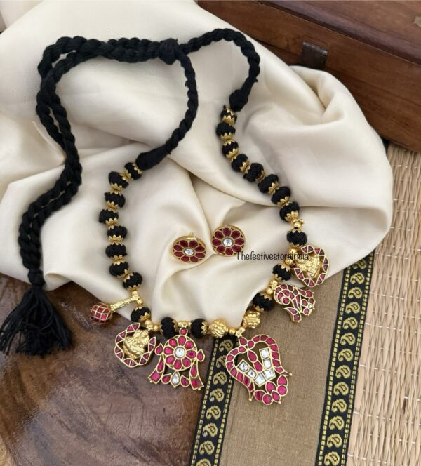 Jadau black thread shanku chakra namam set