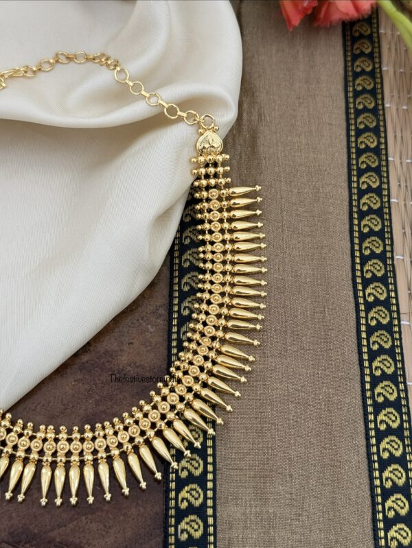 Micro gold mulla mottu necklace | Spike design