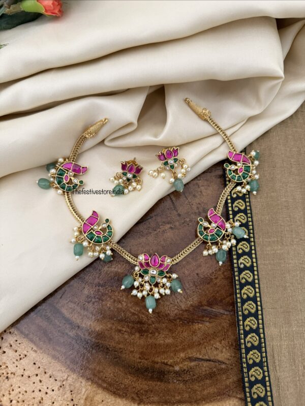 Jadau Navilu lotus motifs necklace set