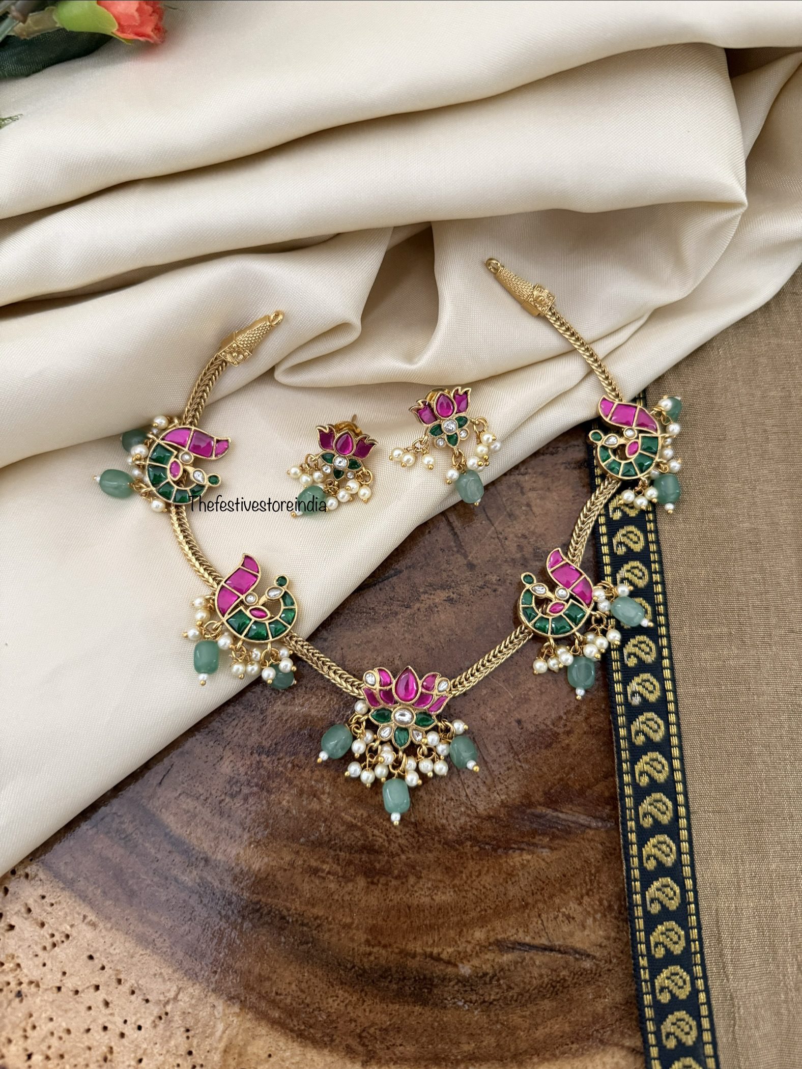 Jadau Navilu lotus motifs necklace set