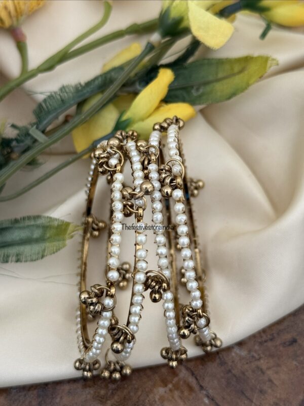 Set of 4 Kashmiri pearls bangles