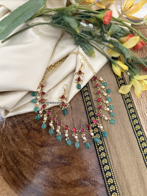 Simple Jadau green drops necklace with hook earrings
