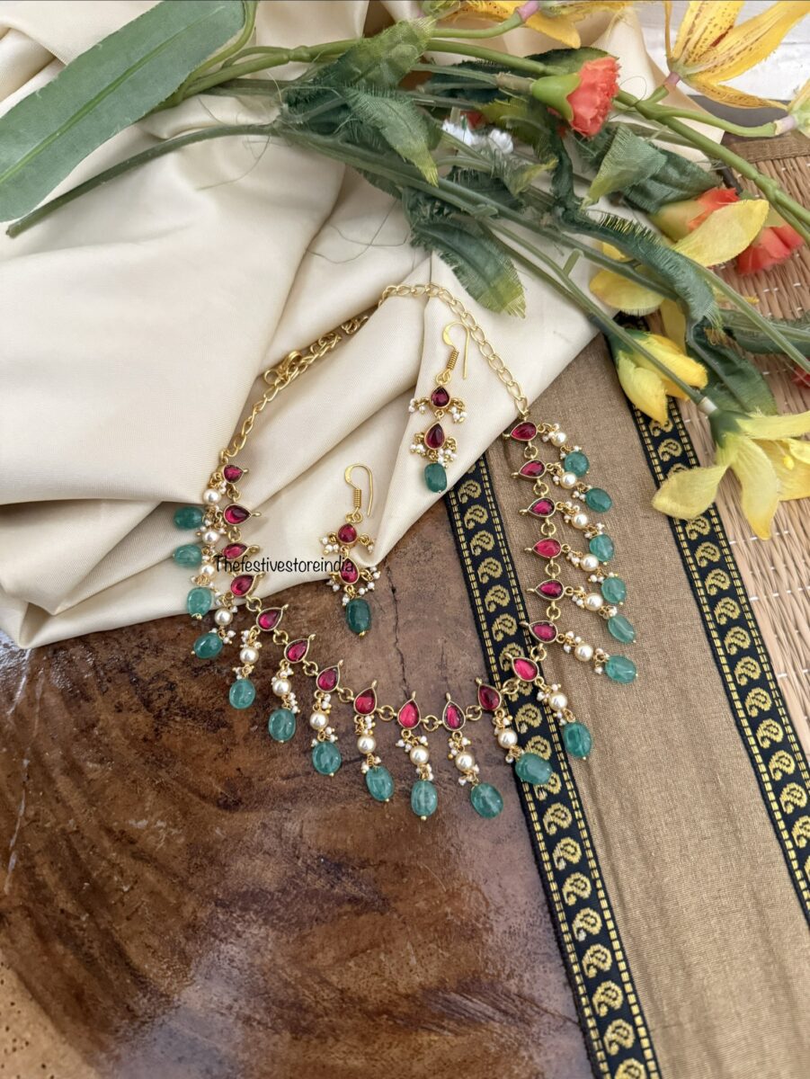 Simple Jadau green drops necklace with hook earrings