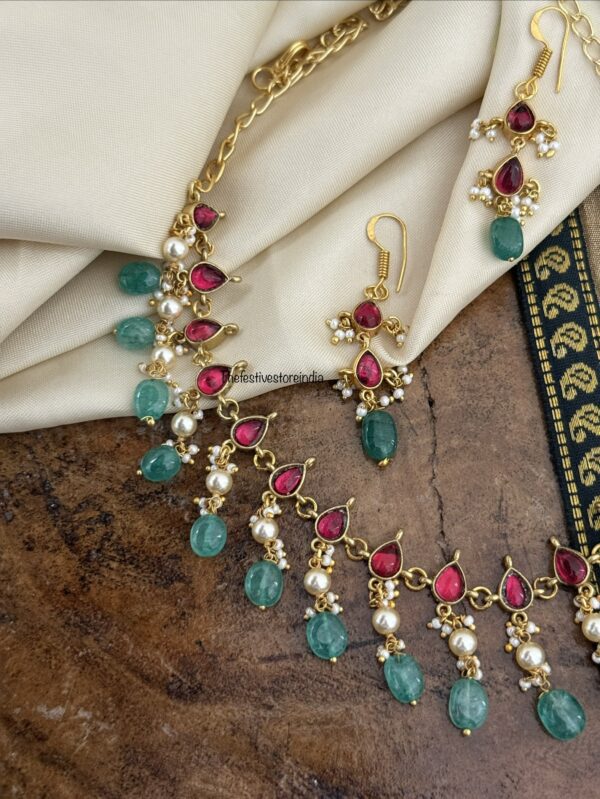 Simple Jadau green drops necklace with hook earrings