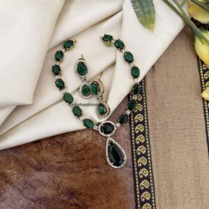 All green / emeralds necklace set