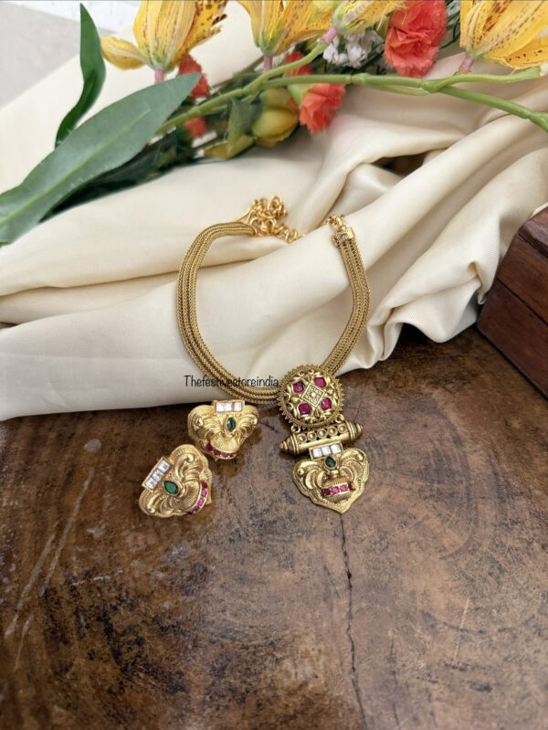 Unique fusion necklace set