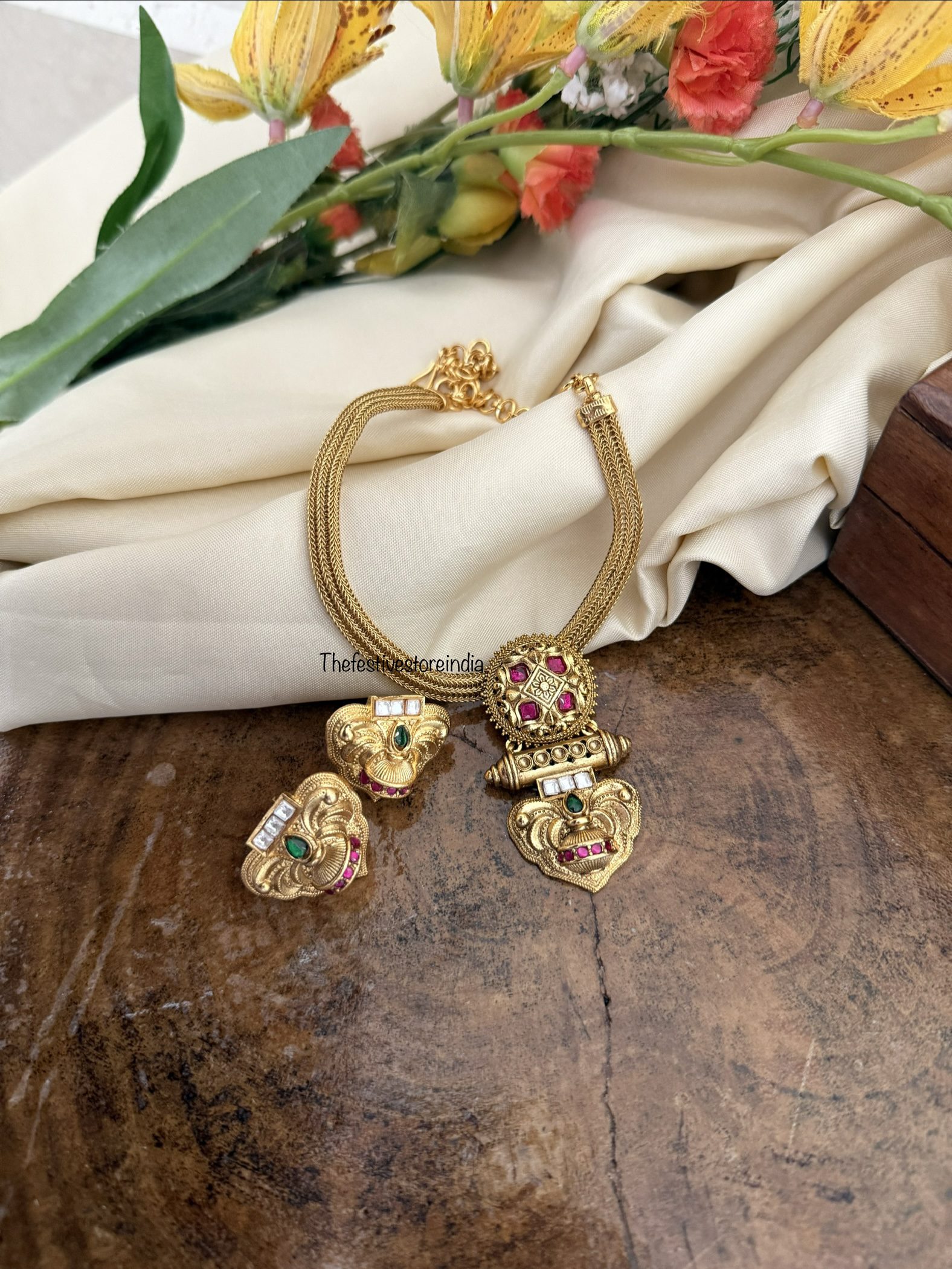 Unique fusion necklace set