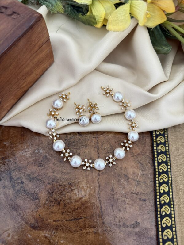 Pearl and diamonds necklace set | Simple | Kids friendly