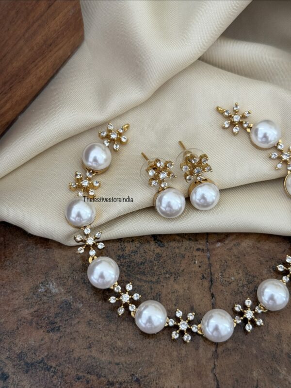 Pearl and diamonds necklace set | Simple | Kids friendly