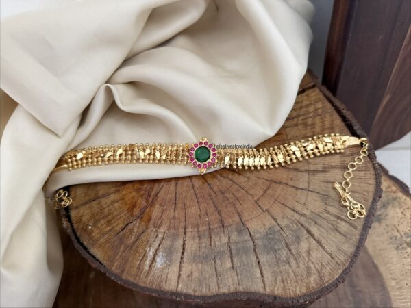 Micro gold Elakkathali with kemp mopp pendant choker