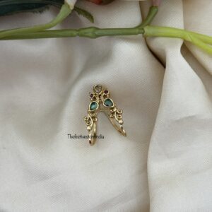 Classic gold navilu Vanki finger ring | Peacock