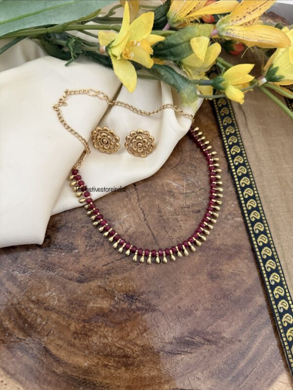 Simple maroon beads and gold droplets chain set