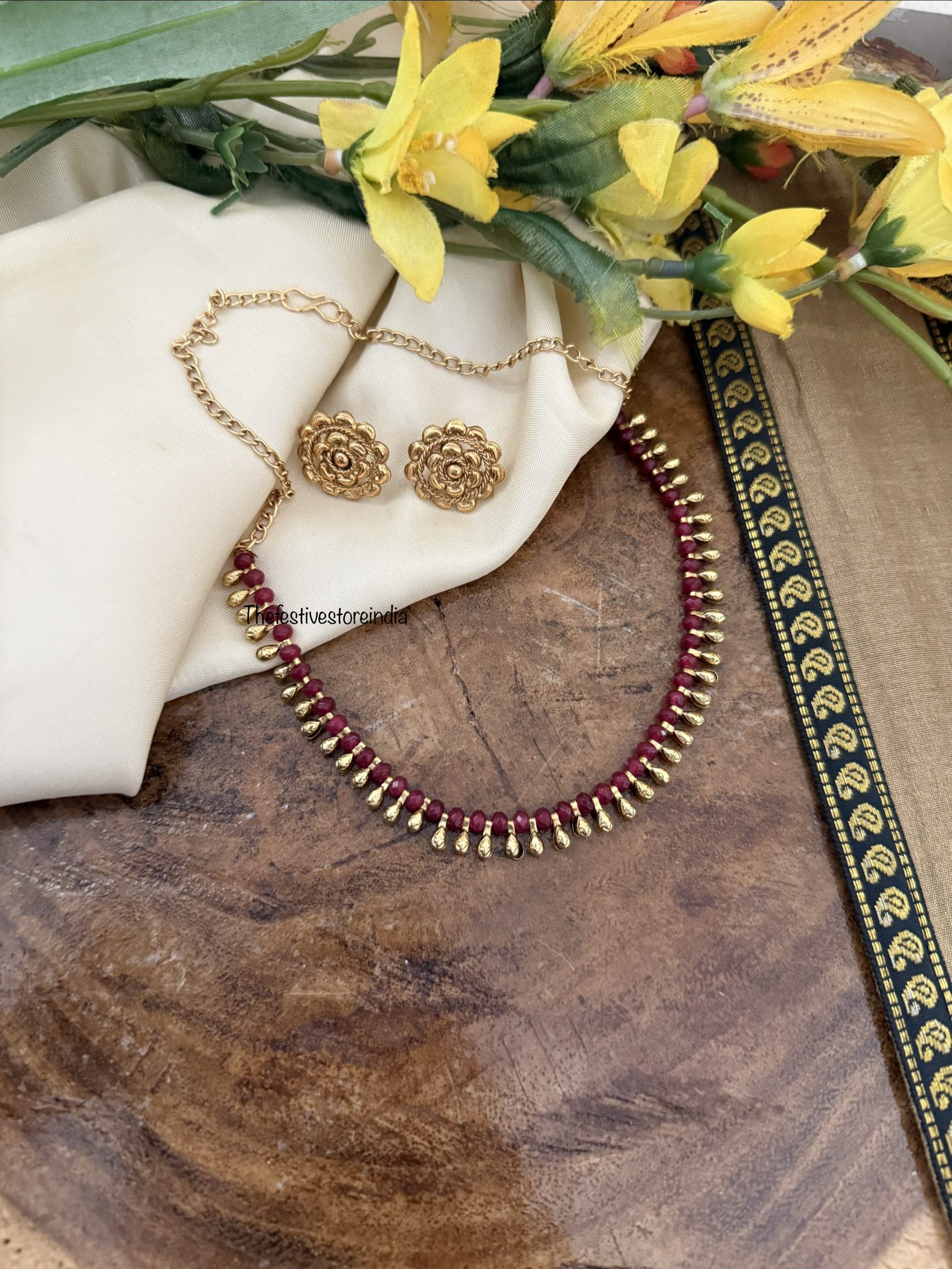 Simple maroon beads and gold droplets chain set