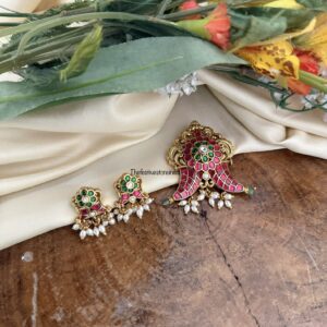 Jadau kemp huli uguru pendant set