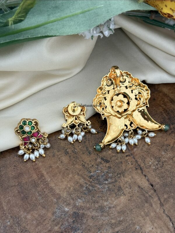 Jadau kemp huli uguru pendant set