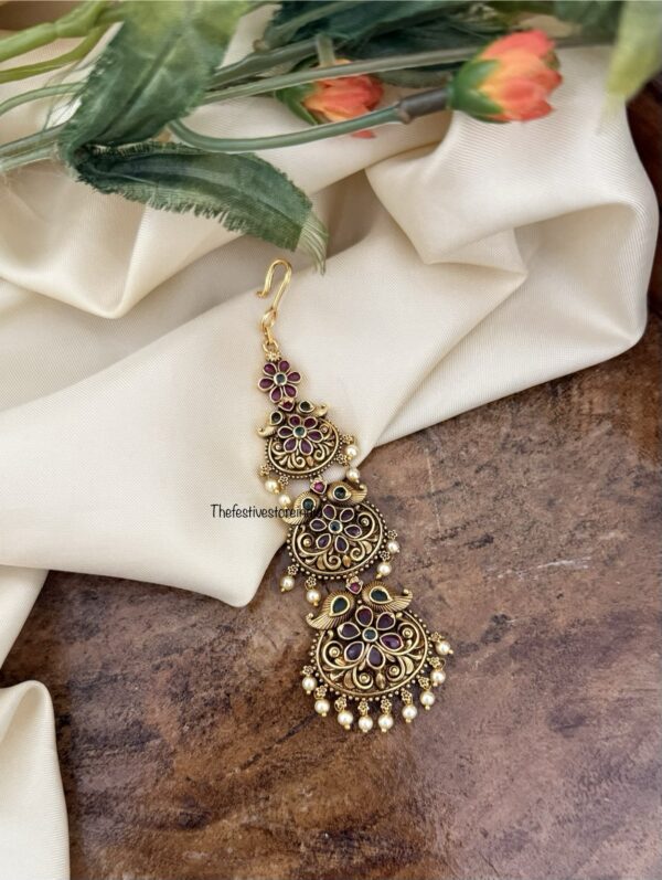 Antique finish floral maangtikka