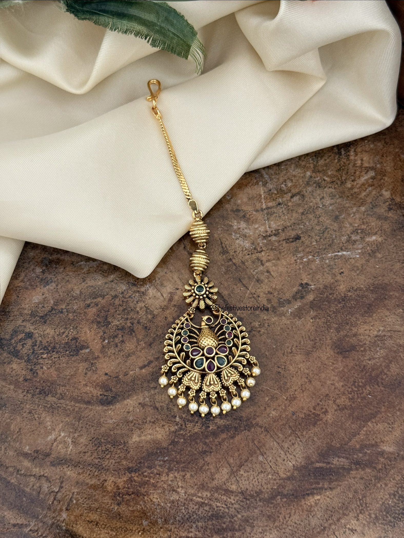Antique Navilu classic maangtikka
