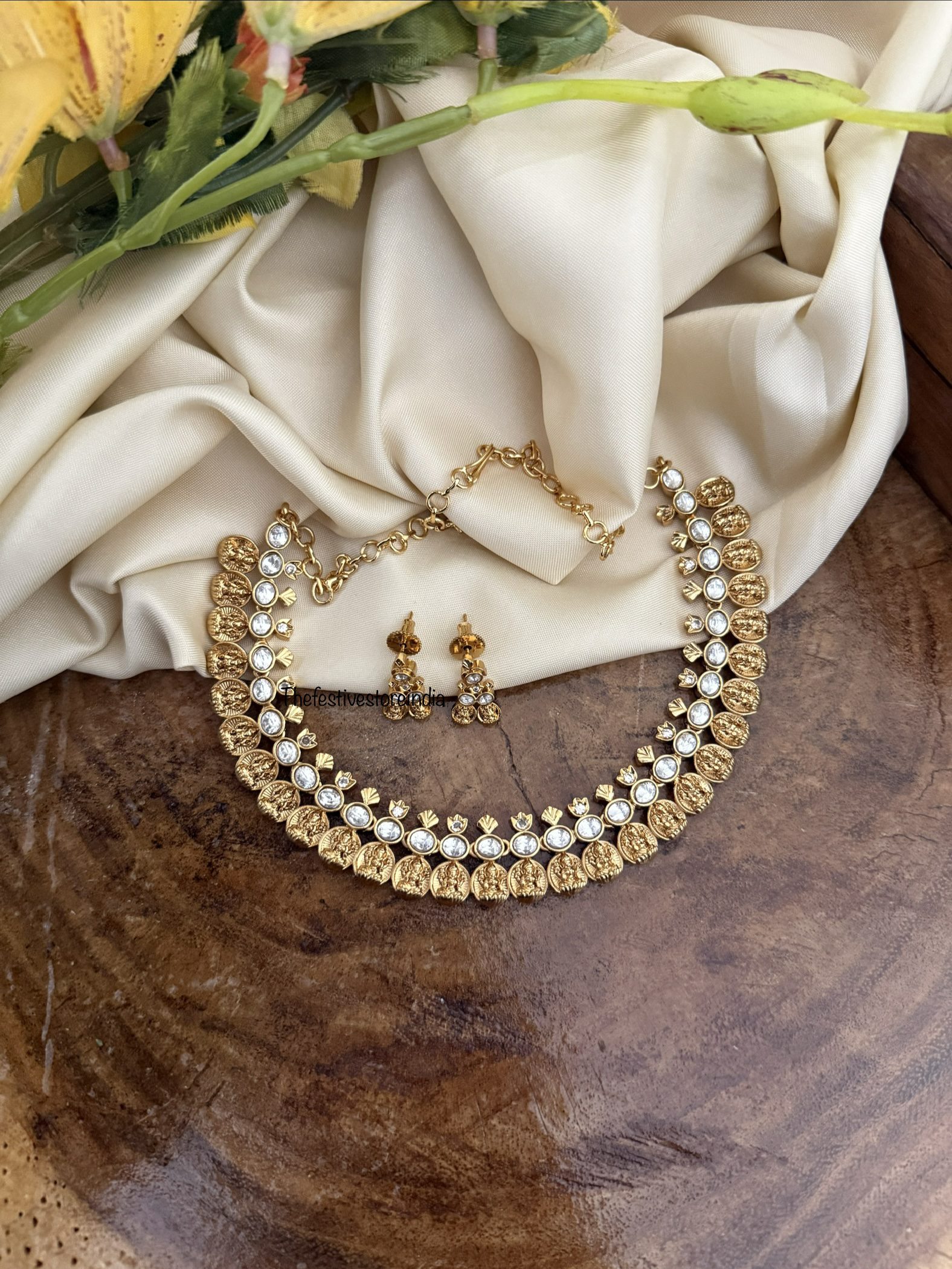Kundan Lakshmi kaasu necklace set
