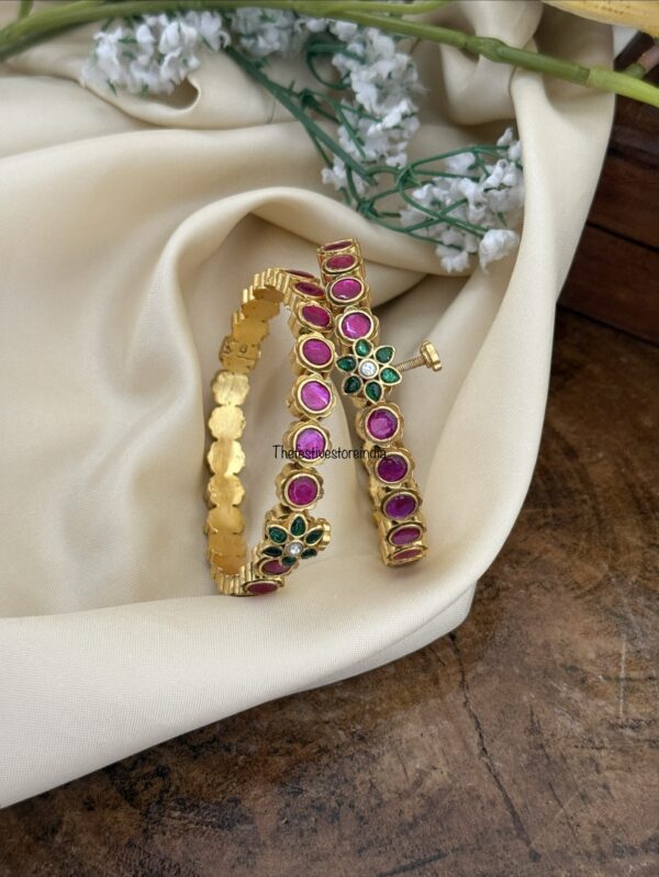 Set of 2 Jadau floral kada | Openable