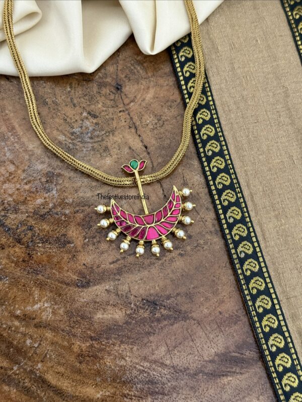 Drop pendant Jadau chain