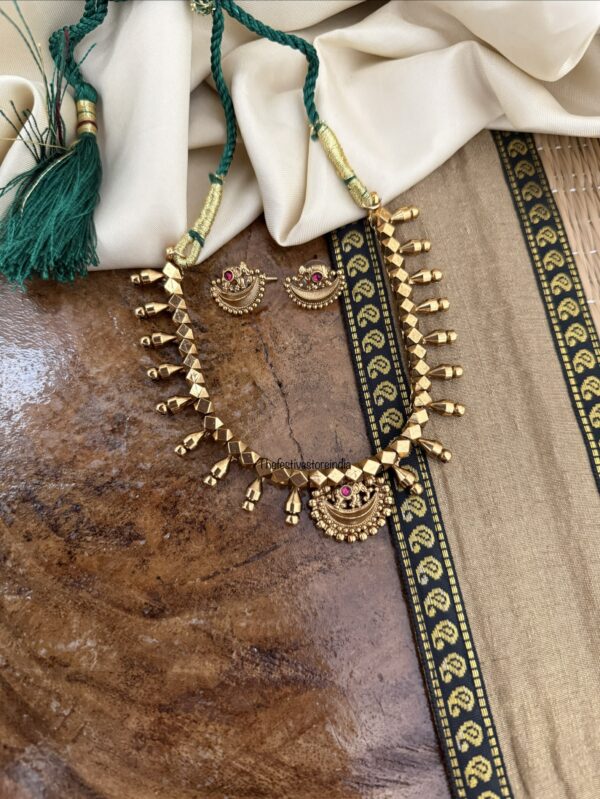 Unique Ambaari spike necklace set