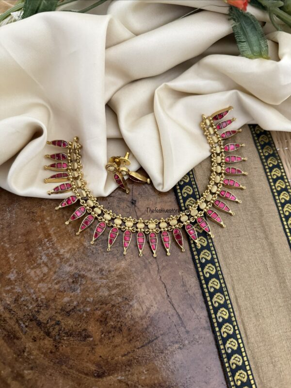 Red stone spikes Jadau necklace set