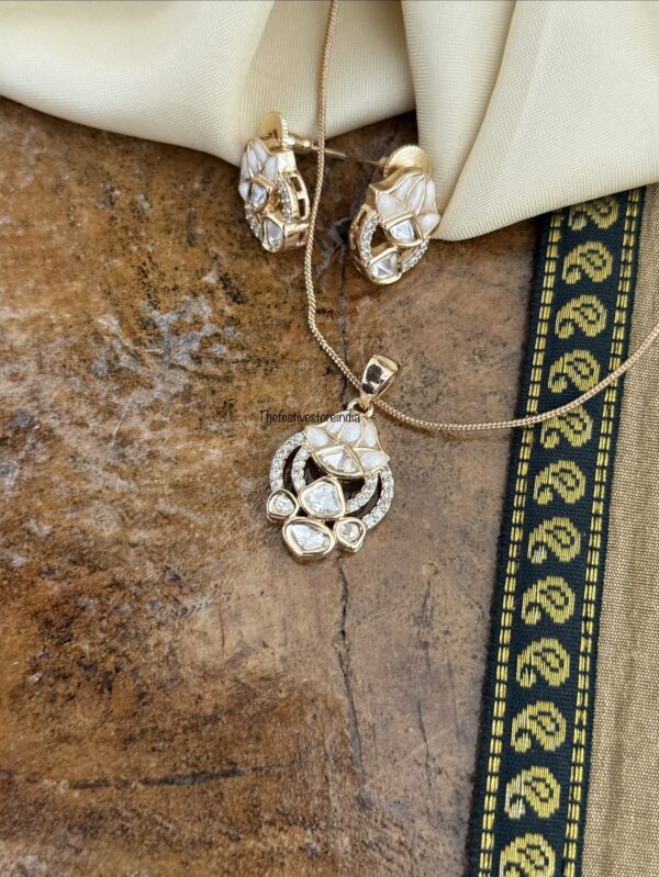 44cms simple Kundan pendant necklace set
