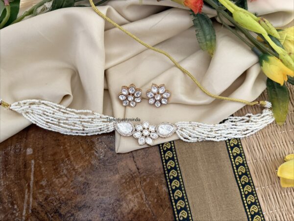 Floral kundan pendant pearls choker set