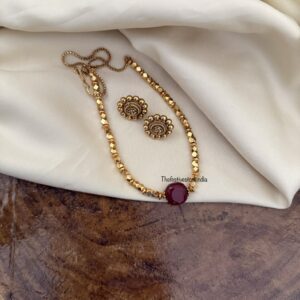Single line Ashtapatti chain with maroon stone set