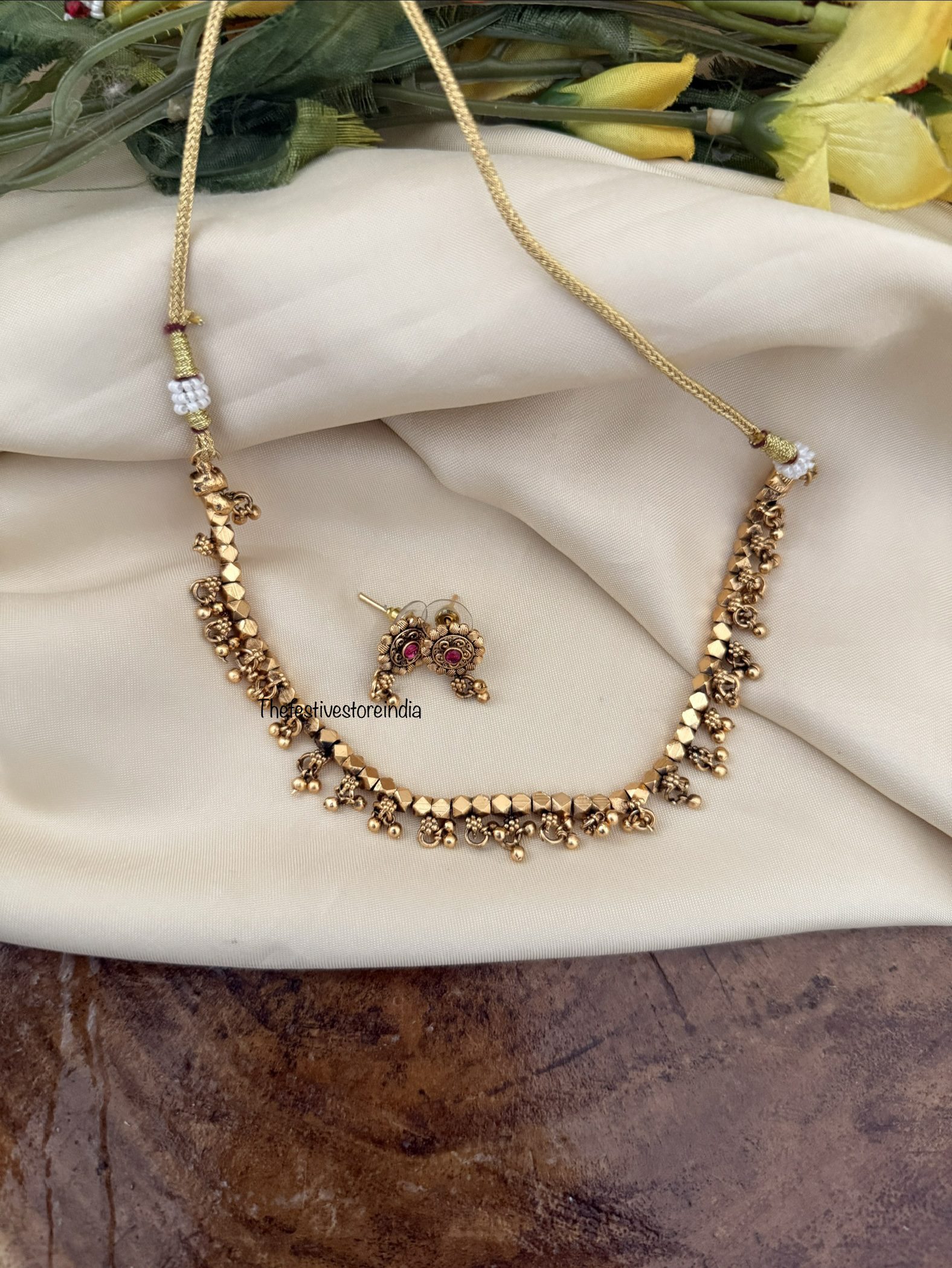 Ashtapatti gold drops necklace set