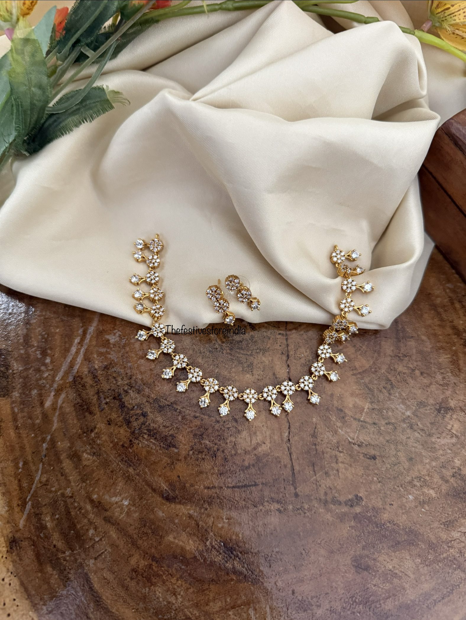 Diamond droplets choker necklace set