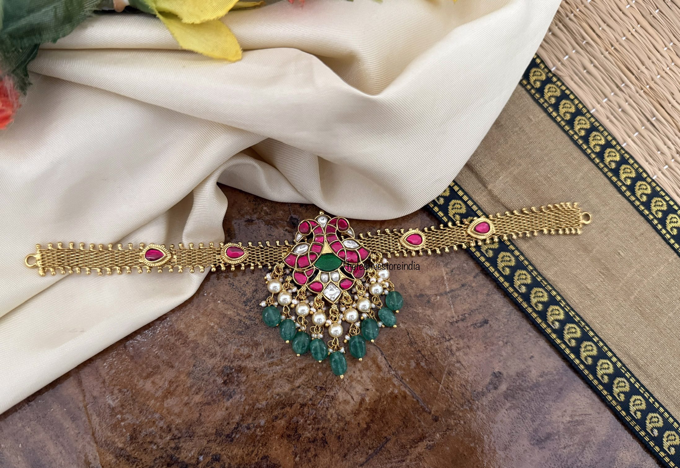 Jadau knit chain peacock mopp choker